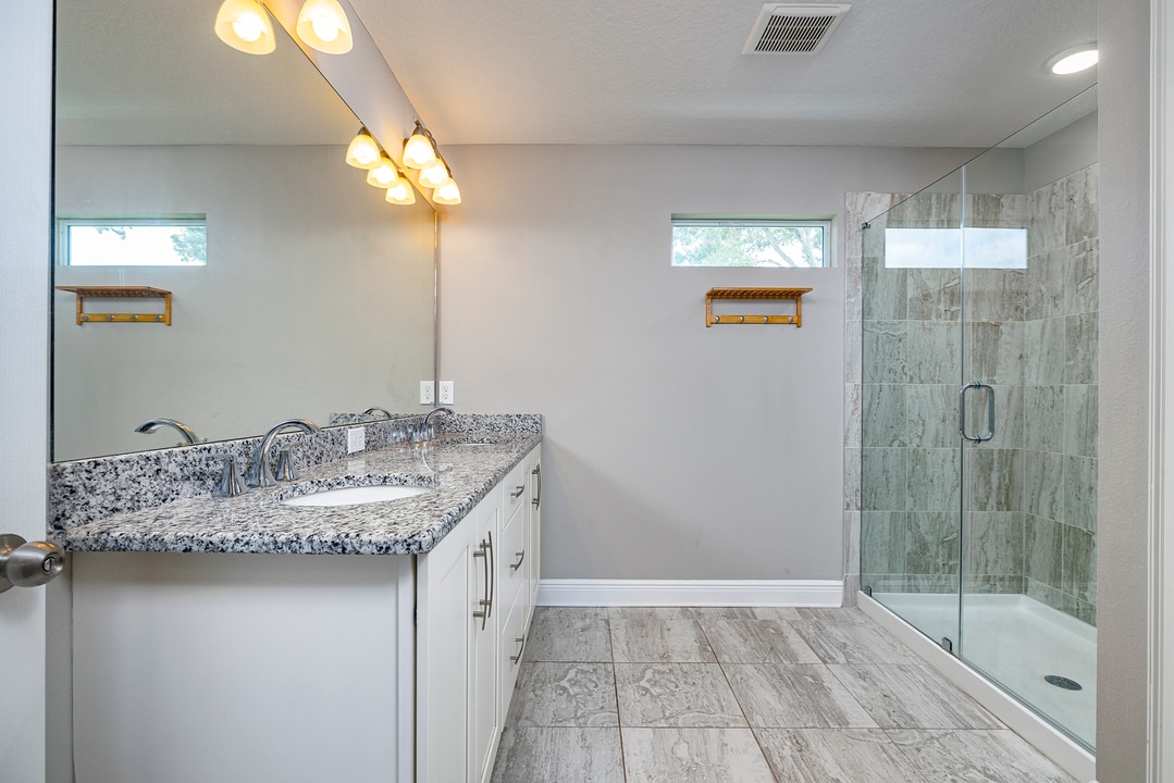 Property p10 image 22